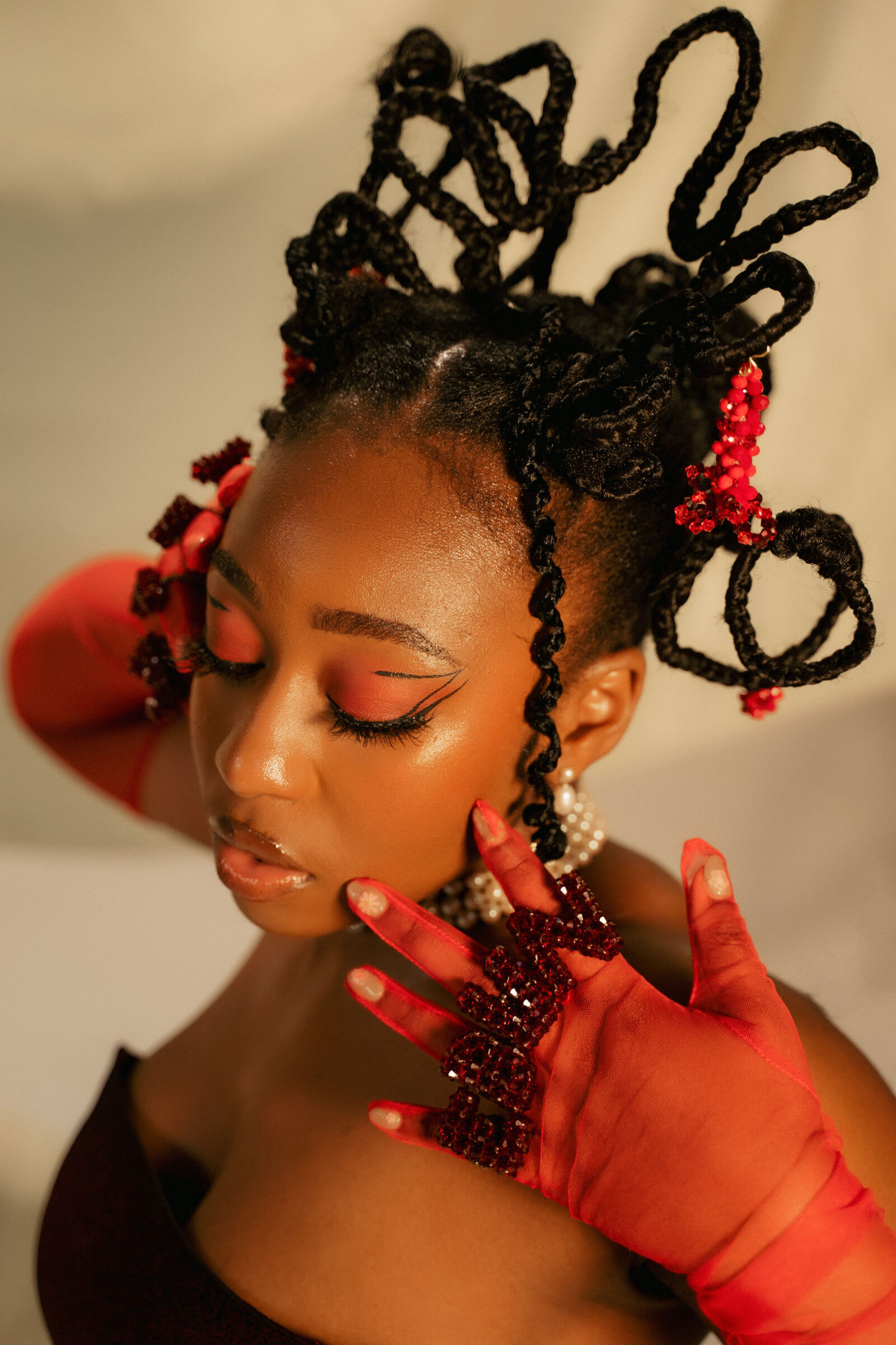 INTRODUCING EBUN YELÉ: THE INDIE AFROPOP SENSATION BLENDING LOVE AND SOUL