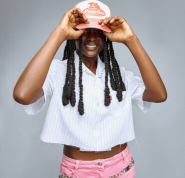 Phrankie makes her debut with heartfelt new single ‘Hold My Body’ Phrankie makes her debut with heartfelt new single ‘Hold My Body’