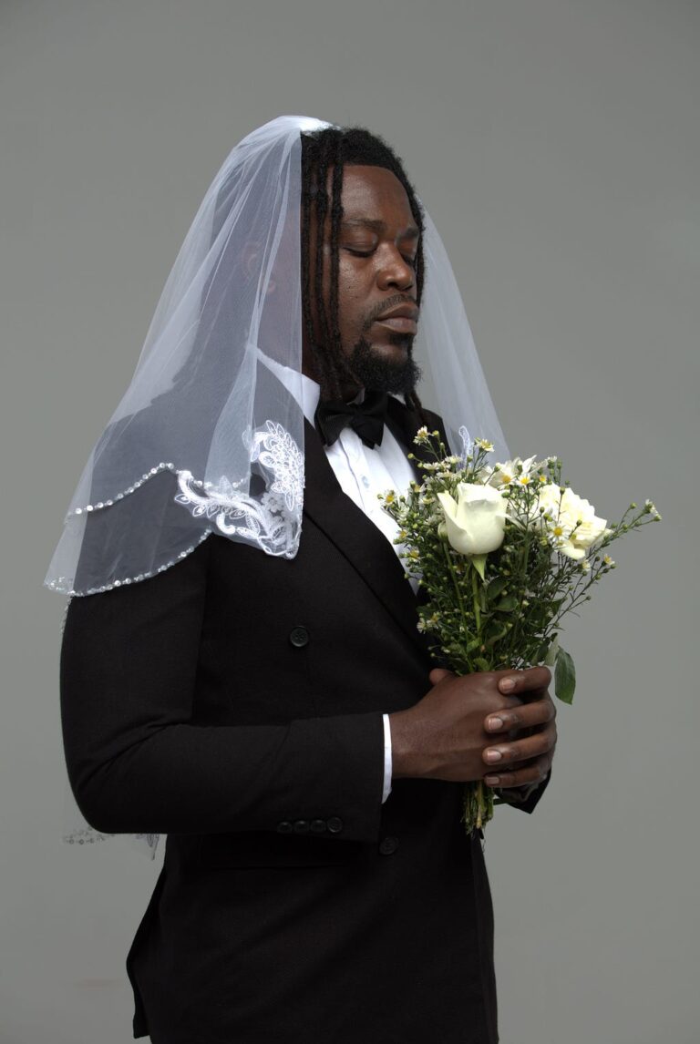 SHADO CHRIS QUESTIONS SOCIETAL PRESSURES WITH NEW SINGLE “TU TE MARIES QUAND?”