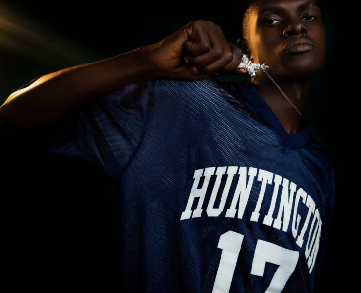 Kwesi Valley signs with Survivors Records and releases video for ‘Ogya De Beba’