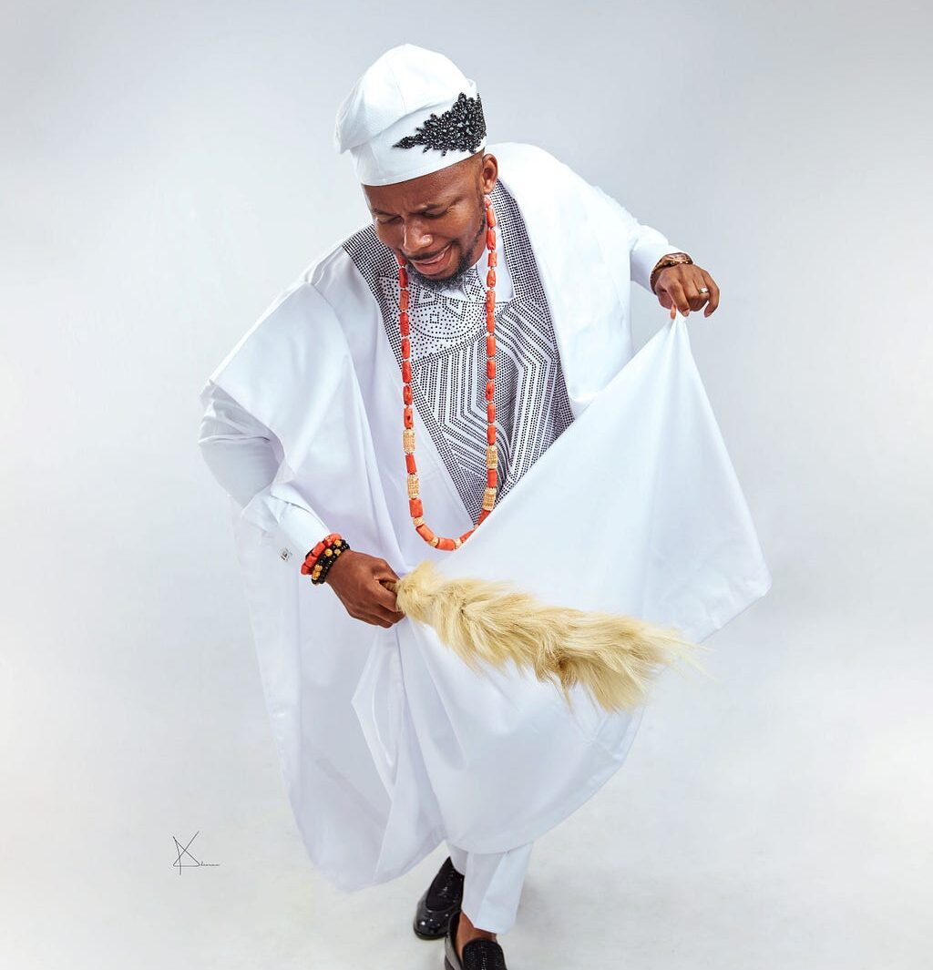 EMMAOMG’S “THANK YOU FOR SHOWING ME MERCY” IS A GIFT OF GRATITUDE EMMAOMG’S “THANK YOU FOR SHOWING ME MERCY” IS A GIFT OF GRATITUDE