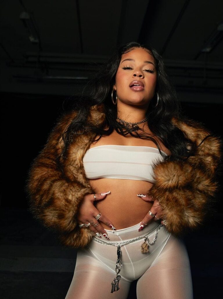 AGGi BREAKS BORDERS WITH HER NEW SINGLE ‘PRESSURE’