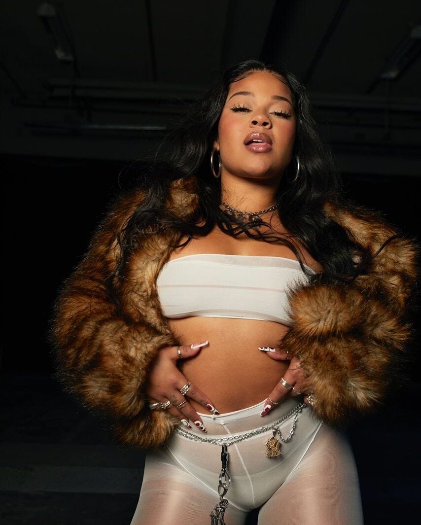 AGGi BREAKS BORDERS WITH HER NEW SINGLE ‘PRESSURE’ AGGi BREAKS BORDERS WITH HER NEW SINGLE ‘PRESSURE’