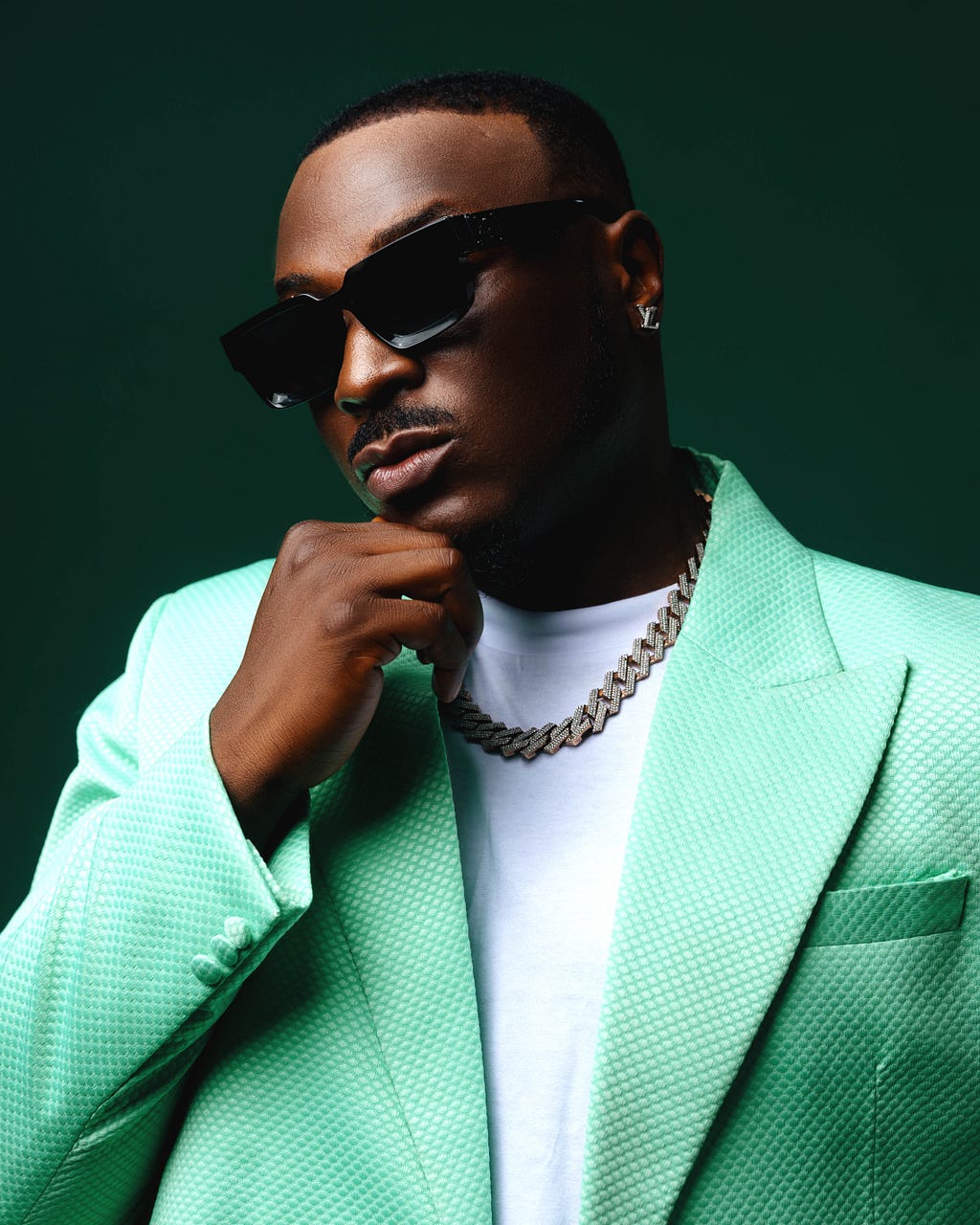 PERUZZI’S ‘MAD ME’ IS A SOULFUL ODE TO ROMANTIC DESIRE