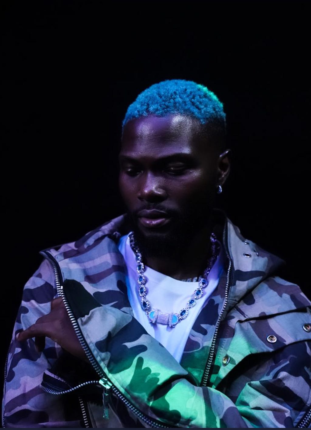 WURLD INVITES FANS “OUTSIDE” WITH NEW SINGLE