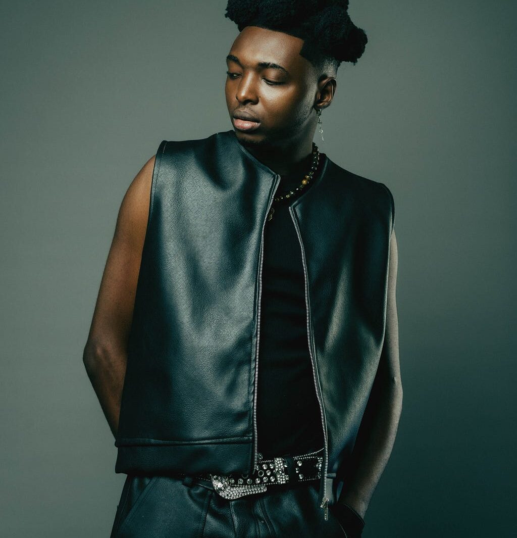 GRAHAM BMG CAPTURES THE HIGHS AND LONGING OF LOVE IN NEW 2-PACK