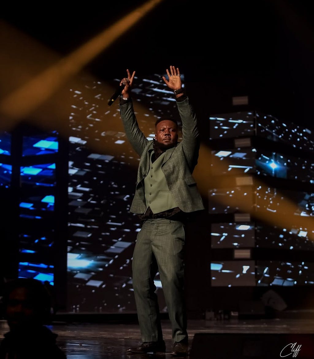 Kojo Manuel and DJ Vyrusky make history with first hypeman-DJ set at Telecel Ghana Music Awards…