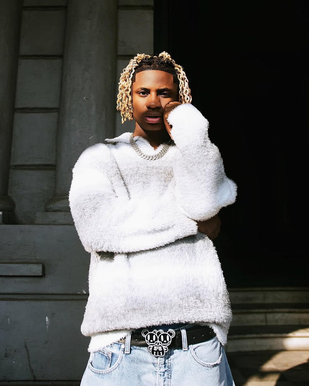 MC DELUX UNITES BRAZIL & NIGERIA ON FIERY NEW SINGLE “BAD GIRL”