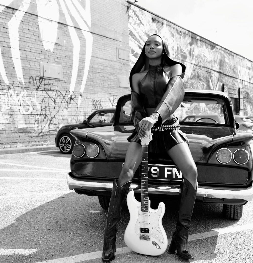 LIGI CONTINUES TO BLEND SOUND AND SOUL WITH HYPNOTIC NEW SINGLE “LOCO” LIGI CONTINUES TO BLEND SOUND AND SOUL WITH HYPNOTIC NEW SINGLE “LOCO”