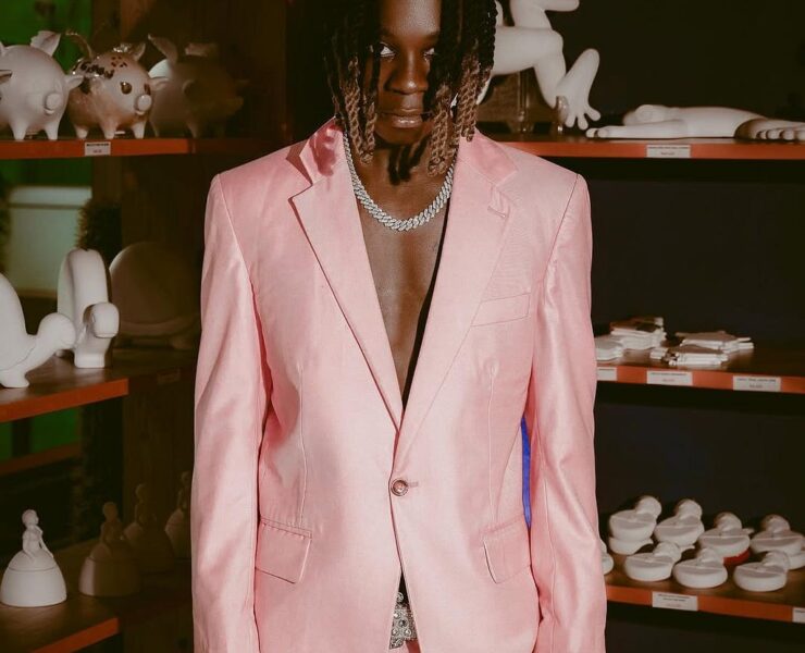 GET READY TO VIBE: OLAMZZY DROPS CLUB-BANGER “SOFA”